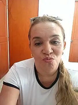 Sara hilton02 online show from 06.14.26