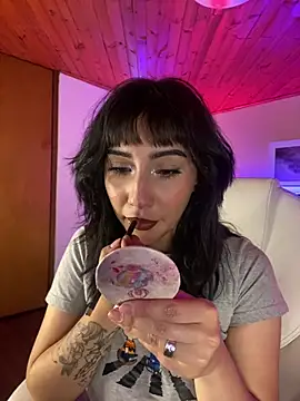 Zaira pink online show from 06.04.26