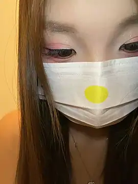 Snapshot of QIQI-QIQI-01 chatting on 06.26.26 QIQI-QIQI-01 online show from 06.26.26