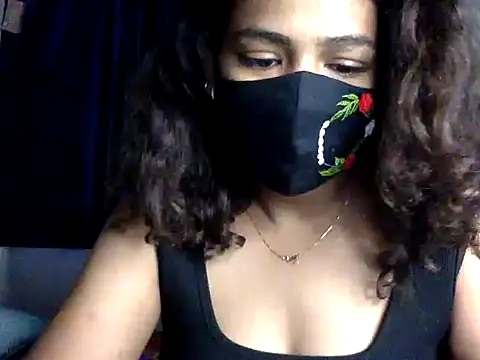 Snapshot of Nisha-moon chatting on 06.18.26 Nisha-moon online show from 06.18.26