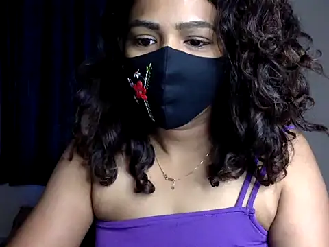 Snapshot of Nisha-moon chatting on 06.26.26 Nisha-moon online show from 06.26.26