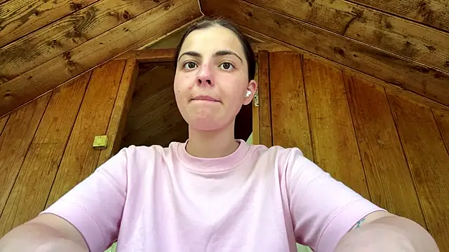 Snapshot of MarisaKomar chatting on 07.17.26 MarisaKomar online show from 07.17.26