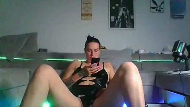 Snapshot of Cassia_Lux_Royal chatting on 07.23.26 Cassia Lux Royal online show from 07.23.26