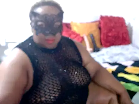 Snapshot of ROSESNICKER00 chatting on 06.13.26 ROSESNICKER00 online show from 06.13.26
