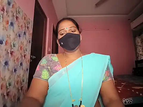 Snapshot of Meenakshy chatting on 06.21.26 Meenakshy online show from 06.21.26