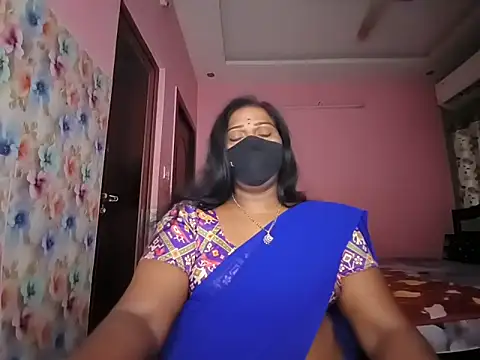 Snapshot of Meenakshy chatting on 06.23.26 Meenakshy online show from 06.23.26
