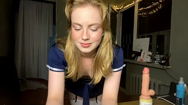 Snapshot of LollyAngel chatting on 07.18.26 LollyAngel online show from 07.18.26