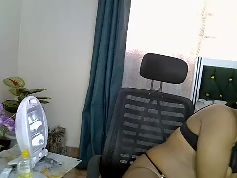 Snapshot of sheriiy chatting on 06.28.26 sheriiy online show from 06.28.26