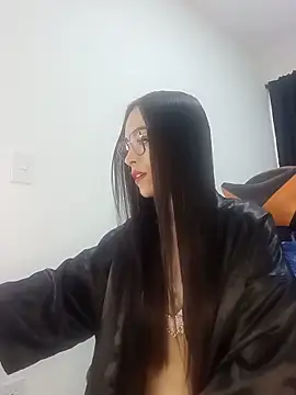 Snapshot of emaevans1 chatting on 06.16.26 emaevans1 online show from 06.16.26