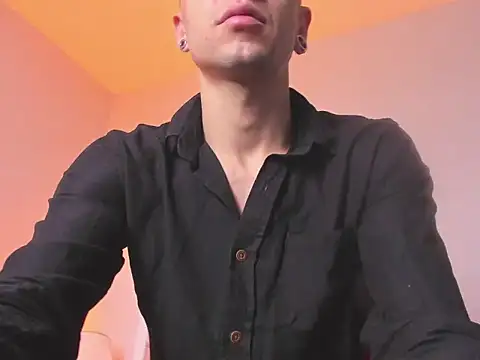 Tayler millers  online show from 07.12.26