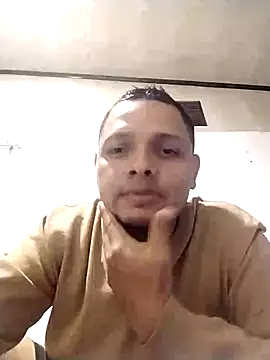 Snapshot of EnzoDesire chatting on 07.01.26 EnzoDesire online show from 07.01.26
