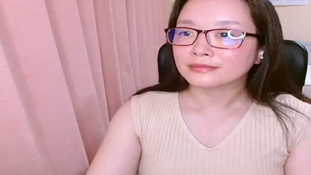 Snapshot of LENA-xo chatting on 07.23.26 LENA-xo online show from 07.23.26
