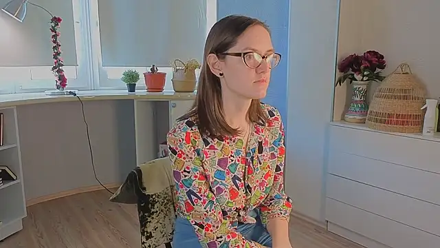 EstelaWeninger online show from 06.19.26