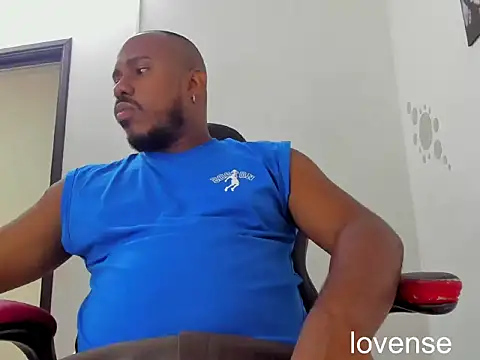 Snapshot of AlessandroHammed chatting on 06.18.26 AlessandroHammed online show from 06.18.26