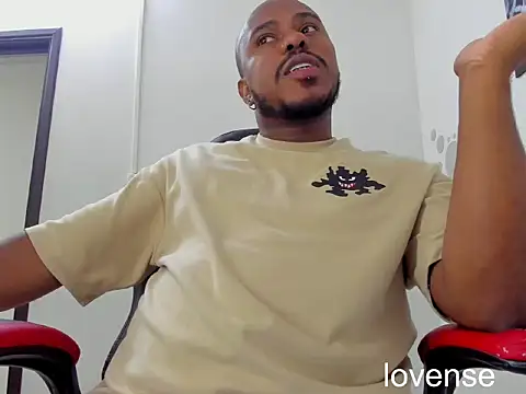 Snapshot of AlessandroHammed chatting on 06.19.26 AlessandroHammed online show from 06.19.26