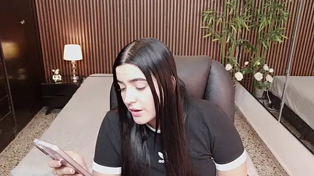 Snapshot of karilyncollinss chatting on 06.19.26 karilyncollinss online show from 06.19.26