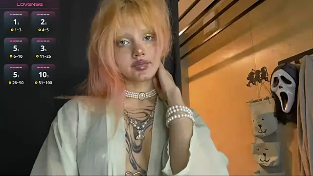 Snapshot of JoanneMcauly chatting on 06.30.26 JoanneMcauly online show from 06.30.26