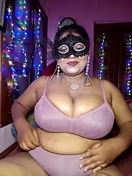 Snapshot of Tiger_Tigress chatting on 06.12.26 Tiger Tigress online show from 06.12.26