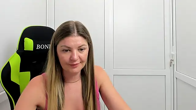 Snapshot of MiaSummerr_ chatting on 07.11.26 MiaSummerr online show from 07.11.26