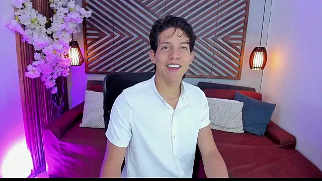 Snapshot of LevinFox chatting on 07.16.26 LevinFox online show from 07.16.26