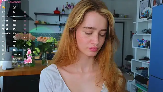 Snapshot of AliviaWithLove chatting on 07.27.26 AliviaWithLove online show from 07.27.26