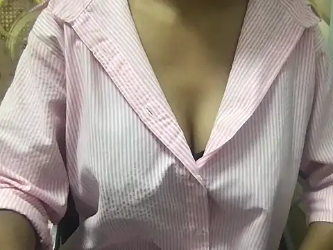 Sizzling Maya online show from 06.11.26