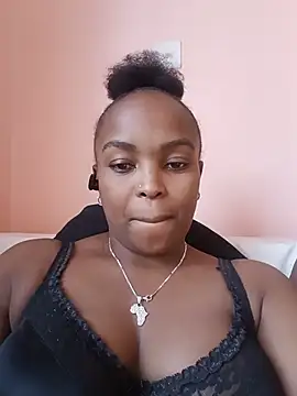 Snapshot of cutequeen_01 chatting on 06.14.26 cutequeen 01 online show from 06.14.26