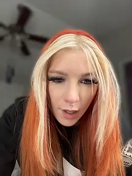 Snapshot of mistressx69 chatting on 06.17.26 mistressx69 online show from 06.17.26