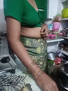 Snapshot of honey-telugu33 chatting on 06.08.26 honey-telugu33 online show from 06.08.26
