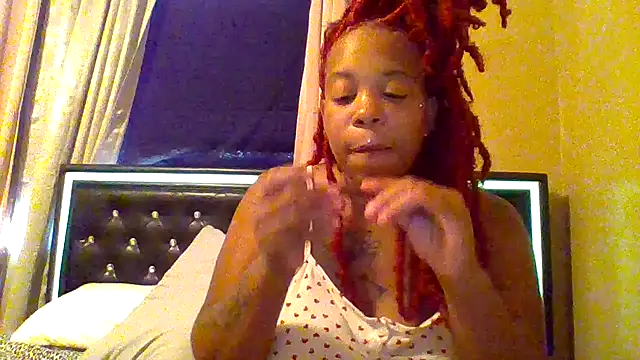 Snapshot of BoujieDee chatting on 07.28.26 BoujieDee online show from 07.28.26