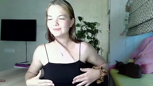 Snapshot of AvrilGillig chatting on 07.26.26 AvrilGillig online show from 07.26.26