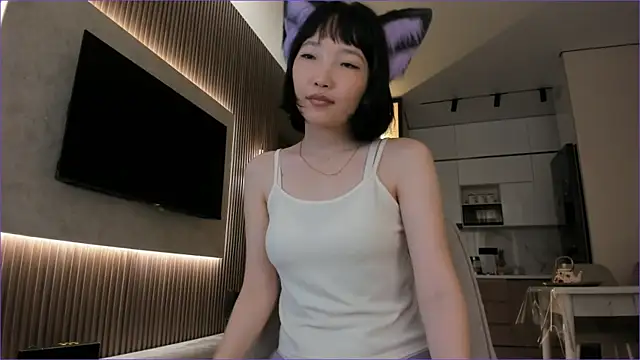 Snapshot of lumimii chatting on 06.13.26 lumimii online show from 06.13.26