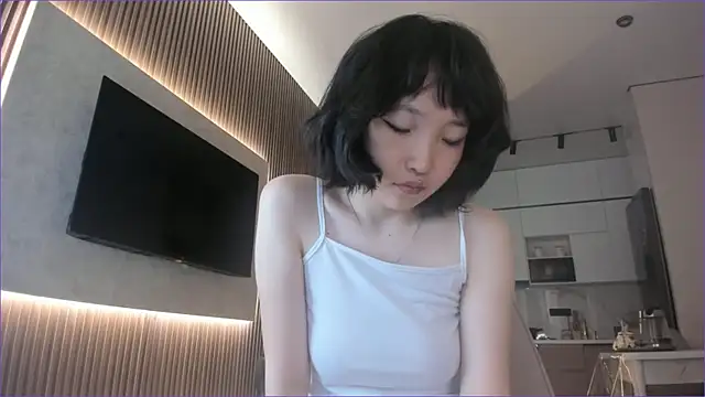 Snapshot of lumimii chatting on 06.16.26 lumimii online show from 06.16.26