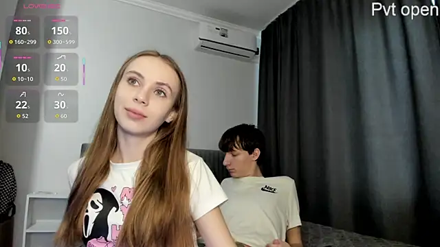 Snapshot of 4u4Love chatting on 07.26.26 4u4Love online show from 07.26.26