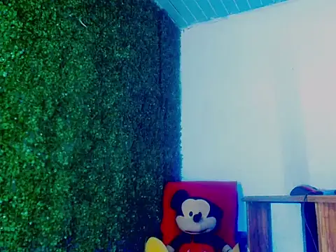 Snapshot of Vanesexygirl chatting on 07.15.26 Vanesexygirl online show from 07.15.26