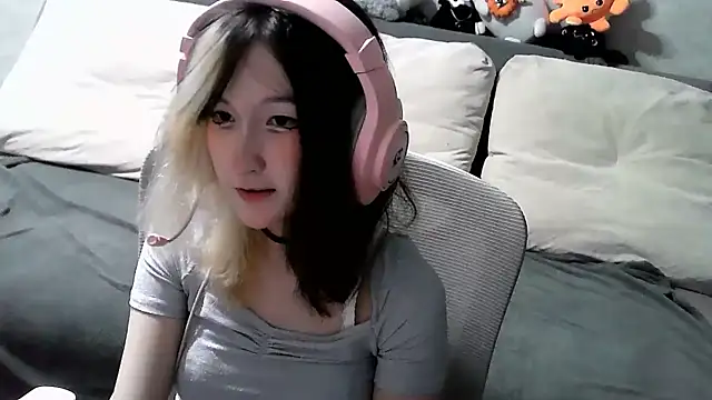 Snapshot of Lilfain_baby chatting on 07.20.26 Lilfain baby online show from 07.20.26