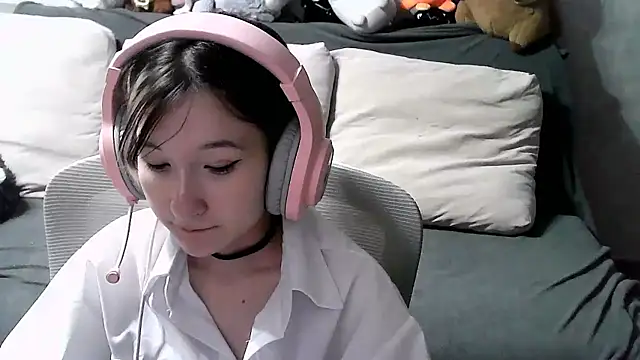 Snapshot of Lilfain_baby chatting on 07.23.26 Lilfain baby online show from 07.23.26