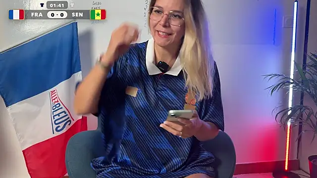 Snapshot of Emy-Lana chatting on 06.16.26 Emy-Lana online show from 06.16.26