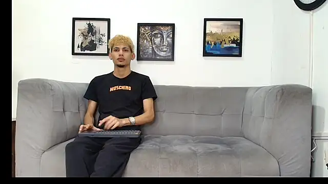 Snapshot of Hot_skinny_guys chatting on 06.19.26 Hot skinny guys online show from 06.19.26
