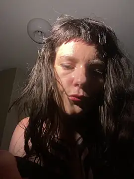 Snapshot of nyra_rouge chatting on 06.16.26 nyra rouge online show from 06.16.26
