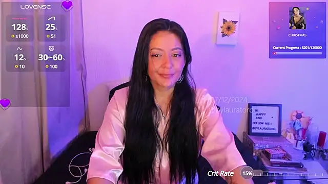 LauraToro  online show from 12.07.24