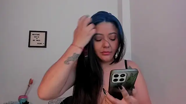 LauraToro  online show from 03.05.26