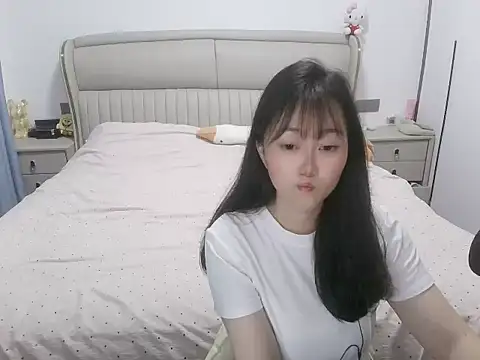 Snapshot of Emgirl-00 chatting on 06.15.26 Emgirl-00 online show from 06.15.26