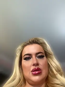 Snapshot of BarbieLeahX chatting on 07.01.26 BarbieLeahX online show from 07.01.26