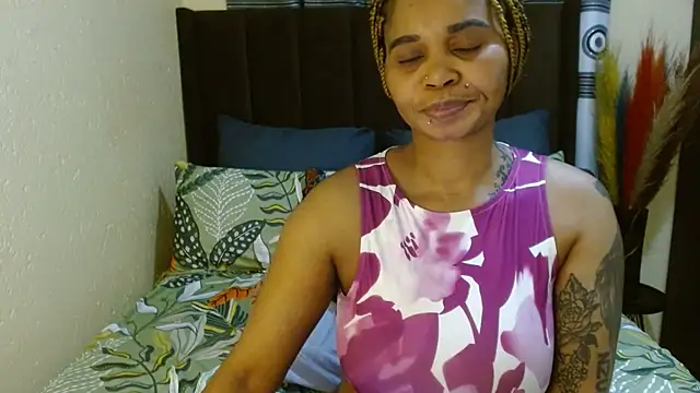 NaughtyLuux12 online show from 07.23.26