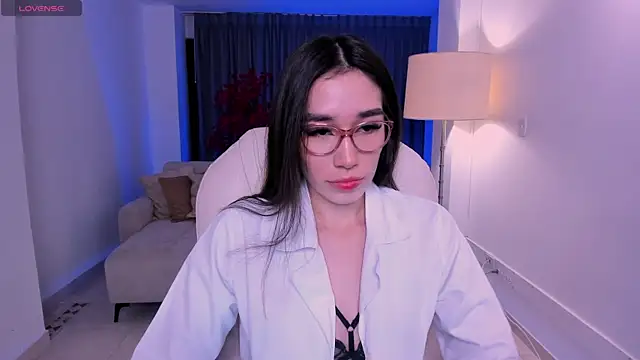 Snapshot of Emma_caarter_ chatting on 06.19.26 Emma caarter online show from 06.19.26