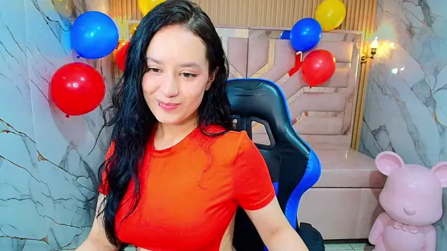 Snapshot of Aleja_r_ chatting on 06.28.26 Aleja r online show from 06.28.26