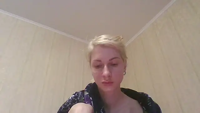 Snapshot of AmberandBlond chatting on 06.19.26 AmberandBlond online show from 06.19.26
