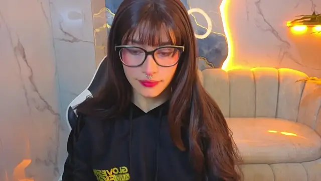 Snapshot of Lily_Tx chatting on 06.18.26 Lily Tx online show from 06.18.26
