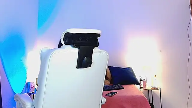 Snapshot of Isabella_Sophia19 chatting on 06.29.26 Isabella Sophia19 online show from 06.29.26
